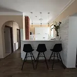 Bogatu Vendeghaz Lägenhet *